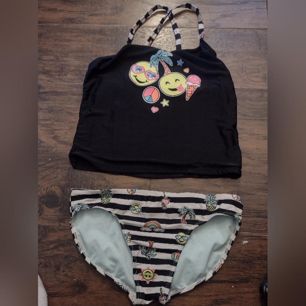 Wonder Nation Black and White Bikini with Playful Patterns Size XL/XG(14-16).